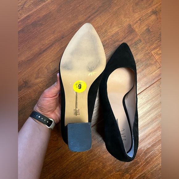 I N C Pumps - Picture 2 of 5